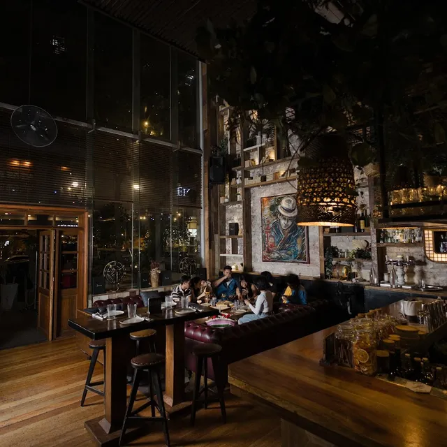 Dr. Wine BGC in BGC